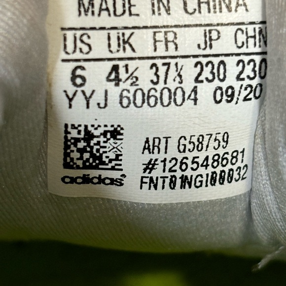 Glow in the Dark Ultraboost 5.0 DNA - Picture 3 of 6